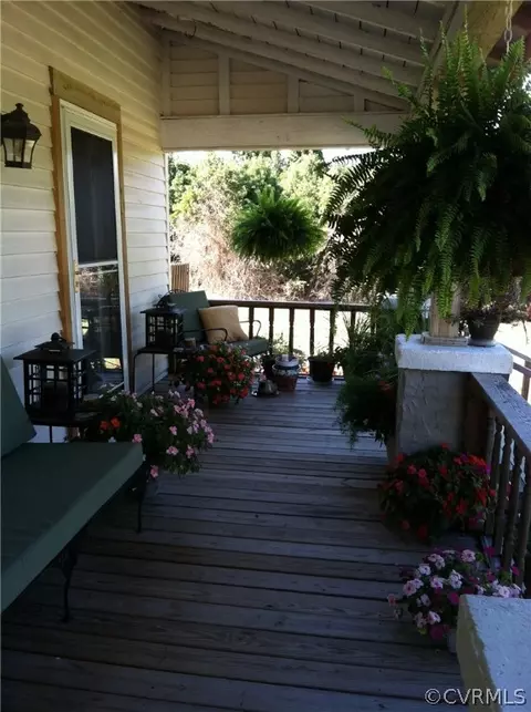 867 E Court House Rd, Blackstone, VA 23824 photo 3