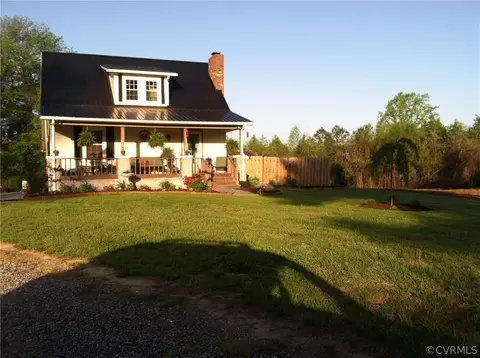 867 E Court House Rd, Blackstone, VA 23824 photo 1