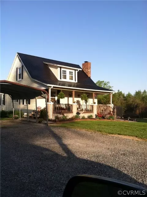 867 E Court House Rd, Blackstone, VA 23824 photo 2