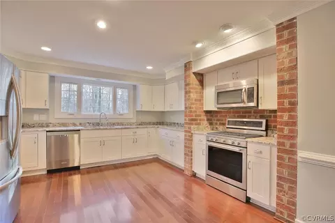 1401 Chartridge Ln, Midlothian, VA 23113 photo 2
