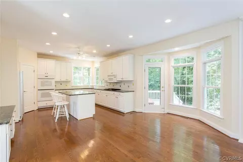 5702 Maple Brook Dr, Midlothian, VA 23112 photo 7
