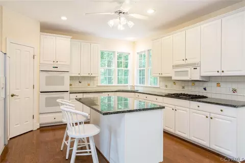 5702 Maple Brook Dr, Midlothian, VA 23112 photo 6