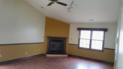 17 Philmont Dr, Hampton, VA 23666 photo 3