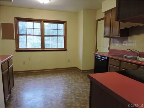 5810 Mill Spring Rd, Midlothian, VA 23112 photo 8