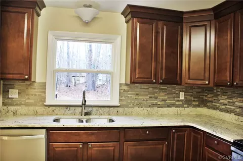 2405 E Deerpath Dr, Powhatan, VA 23139 photo 3