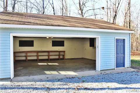 2405 E Deerpath Dr, Powhatan, VA 23139 photo 9