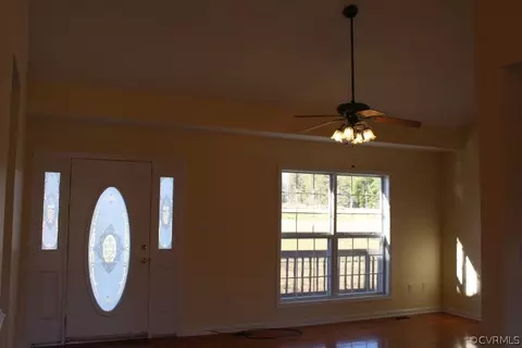36 Thomas Rd, Dillwyn, VA 23936 photo 4