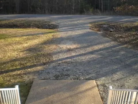 327 Dylan Dr, Aylett, VA 23009 photo 4