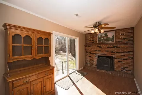 6984 Short Ln, Gloucester, VA 23061 photo 9
