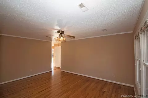 6984 Short Ln, Gloucester, VA 23061 photo 5