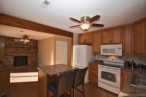 6984 Short Ln, Gloucester, VA 23061 photo 8
