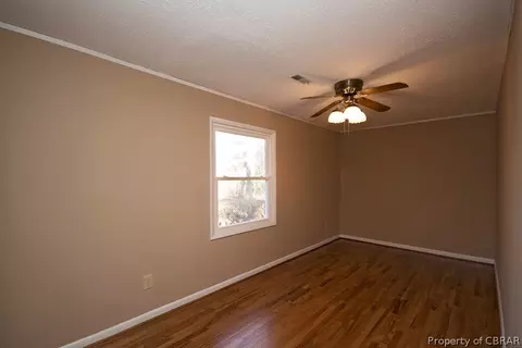 6984 Short Ln, Gloucester, VA 23061 photo 13