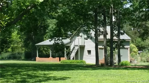 8807 Waverley Ln, Gloucester, VA 23061 photo 4