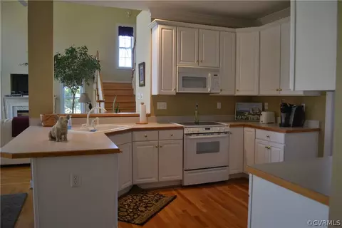 5700 Maple Brook Dr, Midlothian, VA 23112 photo 9