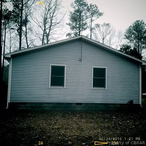 10223 Bumpy Rd, Gloucester, VA 23061 photo 3