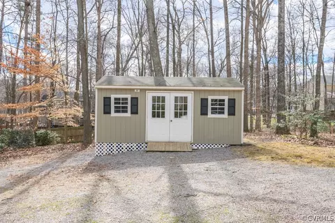 13201 Queensgate Rd, Midlothian, VA 23114 photo 2