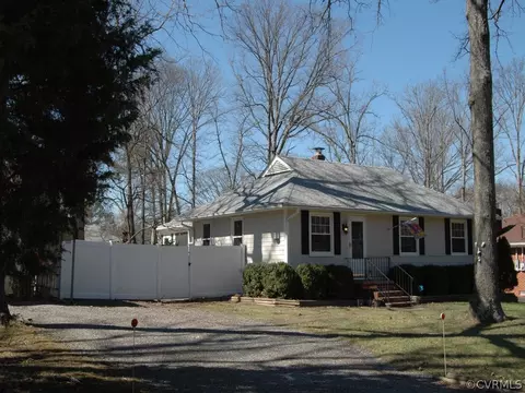 8302 Dade Rd, Richmond, VA 23230 photo 3