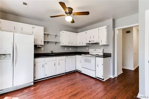 2906 Speeks Dr, Midlothian, VA 23112 photo 9