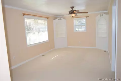 320 Winchester Dr, Hampton, VA 23666 photo 5