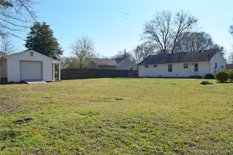 320 Winchester Dr, Hampton, VA 23666 photo 3