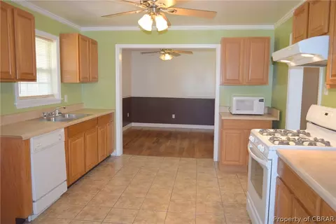 320 Winchester Dr, Hampton, VA 23666 photo 7