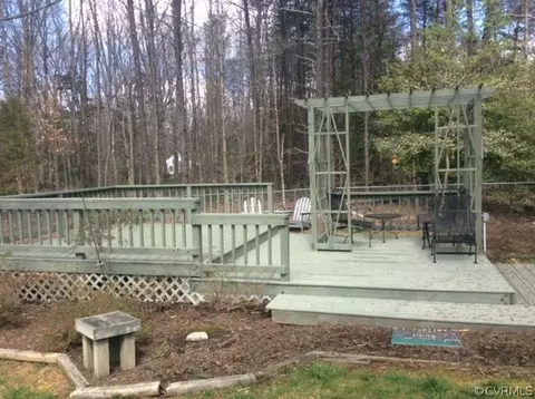 1637 Buckner Rd, Bumpass, VA 23024 photo 9