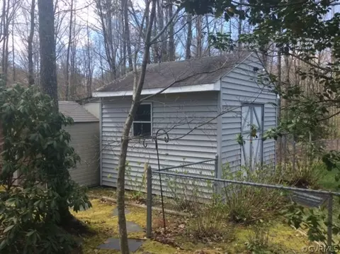 1637 Buckner Rd, Bumpass, VA 23024 photo 8
