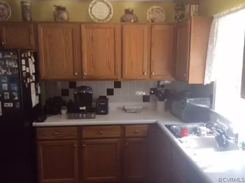 1637 Buckner Rd, Bumpass, VA 23024 photo 3