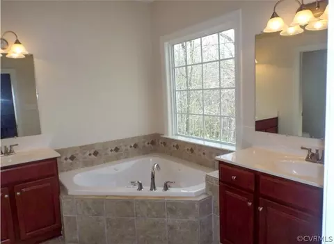 2172 Mandeville Trl, Mechanicsville, VA 23111 photo 12