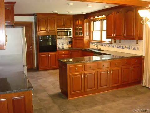 19700 Ahern Rd, Moseley, VA 23120 photo 12