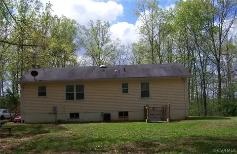 2383 Sizer Rd, Beaverdam, VA 23015 photo 3