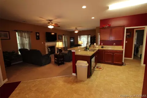8386 Patrick Henry Way, Gloucester, VA 23061 photo 5