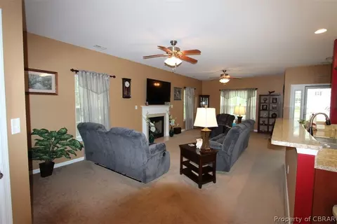 8386 Patrick Henry Way, Gloucester, VA 23061 photo 4