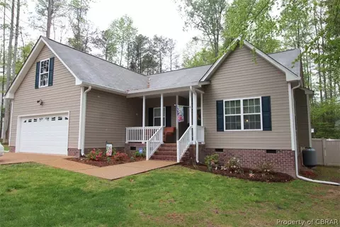 8386 Patrick Henry Way, Gloucester, VA 23061 photo 1