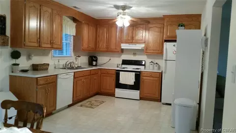 4350 Valley Front Ln, Gloucester, VA 23061 photo 4