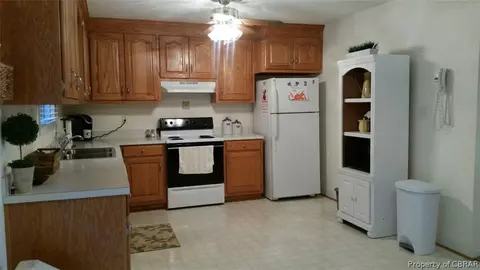 4350 Valley Front Ln, Gloucester, VA 23061 photo 3