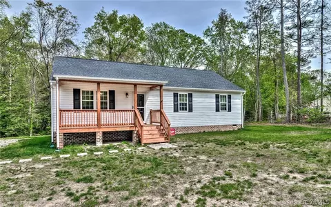 286 Devonshire Dr, Aylett, VA 23009 photo 2