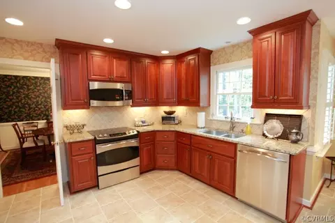 2321 Corner Rock Rd, Midlothian, VA 23113 photo 5