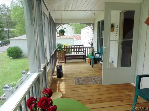 423 3rd St, West Point, VA 23181 photo 3