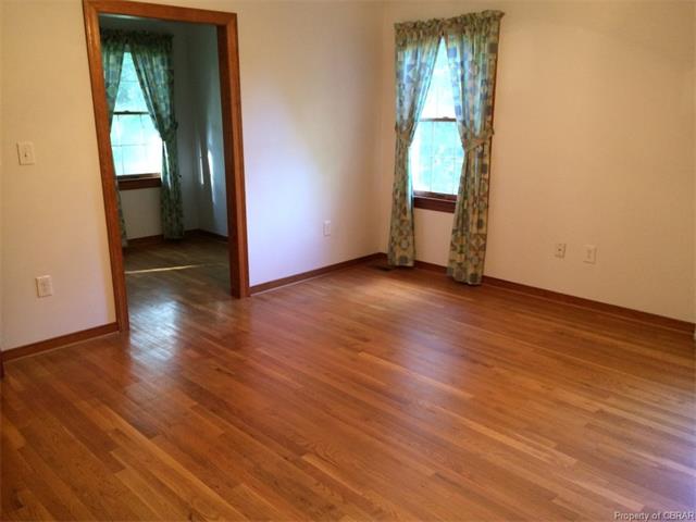 1498 Riverview St, Gloucester Point, VA 23062 photo 14