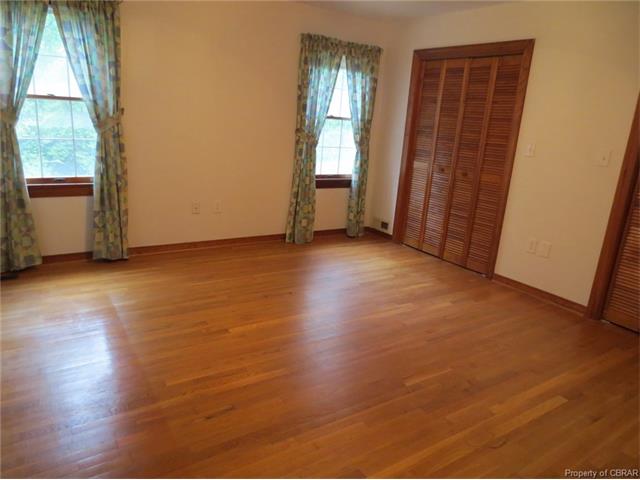 1498 Riverview St, Gloucester Point, VA 23062 photo 10