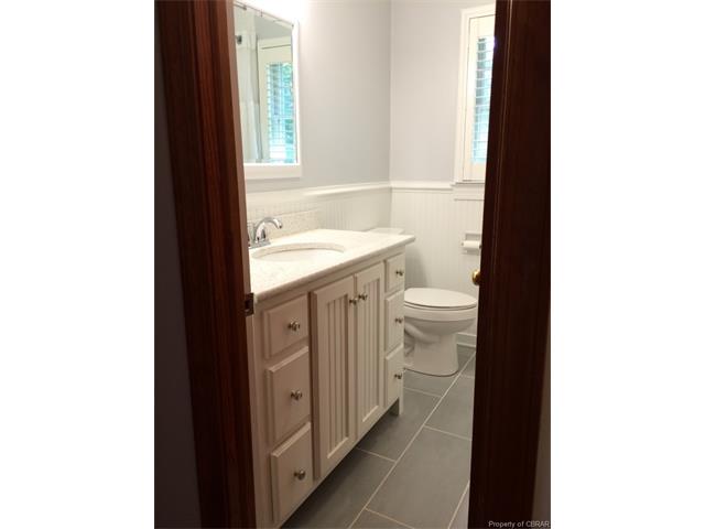 1498 Riverview St, Gloucester Point, VA 23062 photo 8
