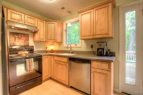 3100 Speeks Dr, Midlothian, VA 23112 photo 11