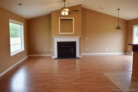 118 Edwards Ct, Mathews, VA 23109 photo 5