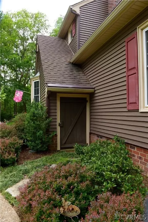 10960 Pegwell Dr, Midlothian, VA 23113 photo 3