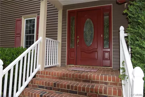 10960 Pegwell Dr, Midlothian, VA 23113 photo 4