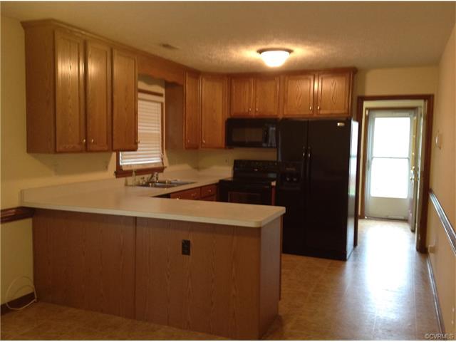 3237 Pinefields Dr, Henrico, VA 23231 photo 2