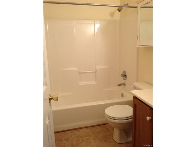 3237 Pinefields Dr, Henrico, VA 23231 photo 9