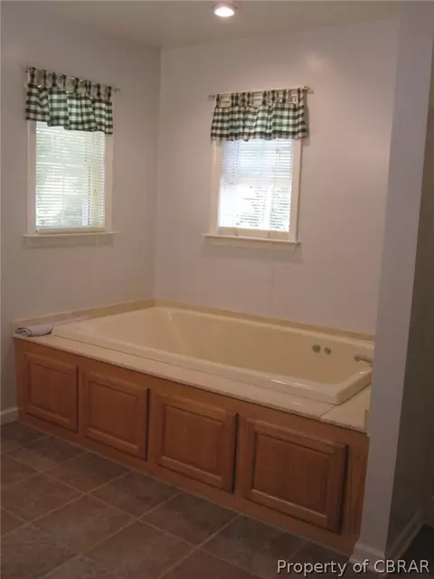 8513 Woodhaven Dr, Gloucester, VA 23061 photo 16