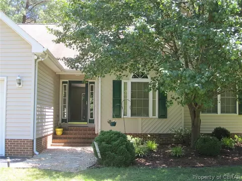8513 Woodhaven Dr, Gloucester, VA 23061 photo 1